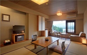 Traditional Room, Japanese Futon, Smoking | In-room safe, free WiFi, bed sheets