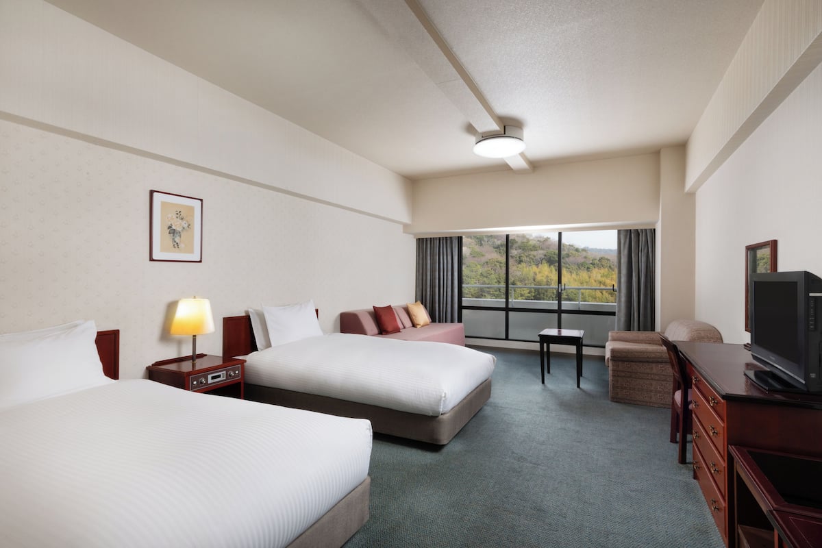 1 bedroom, premium bedding, down duvets, in-room safe