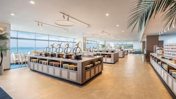 Breakfast and dinner served