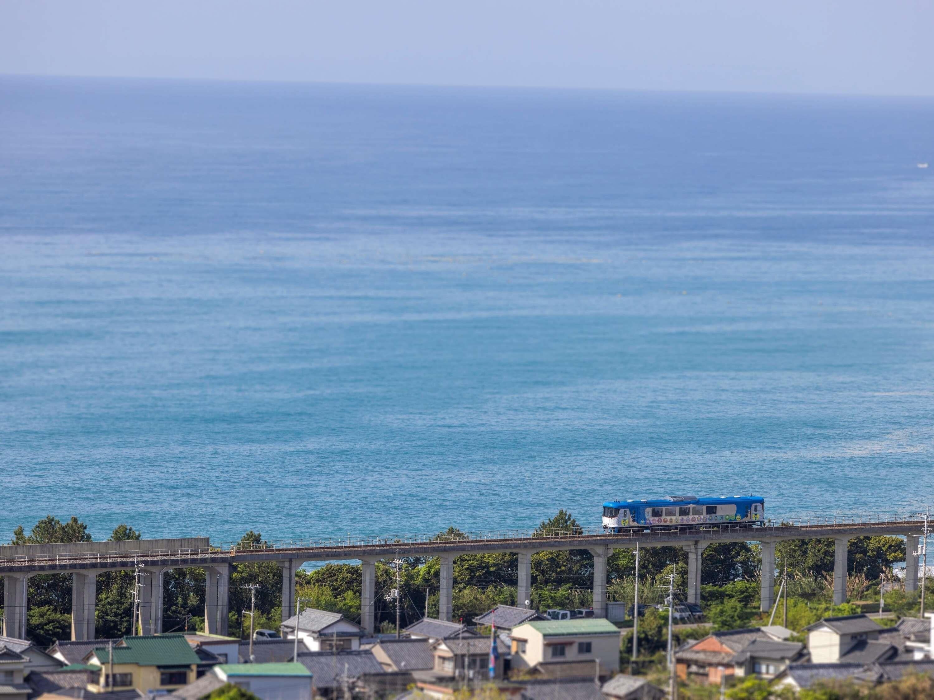 Junior Suite, Multiple Beds, Mountain View (Classic Japanese Western Style) | Premium bedding, down duvets, in-room safe, laptop workspace