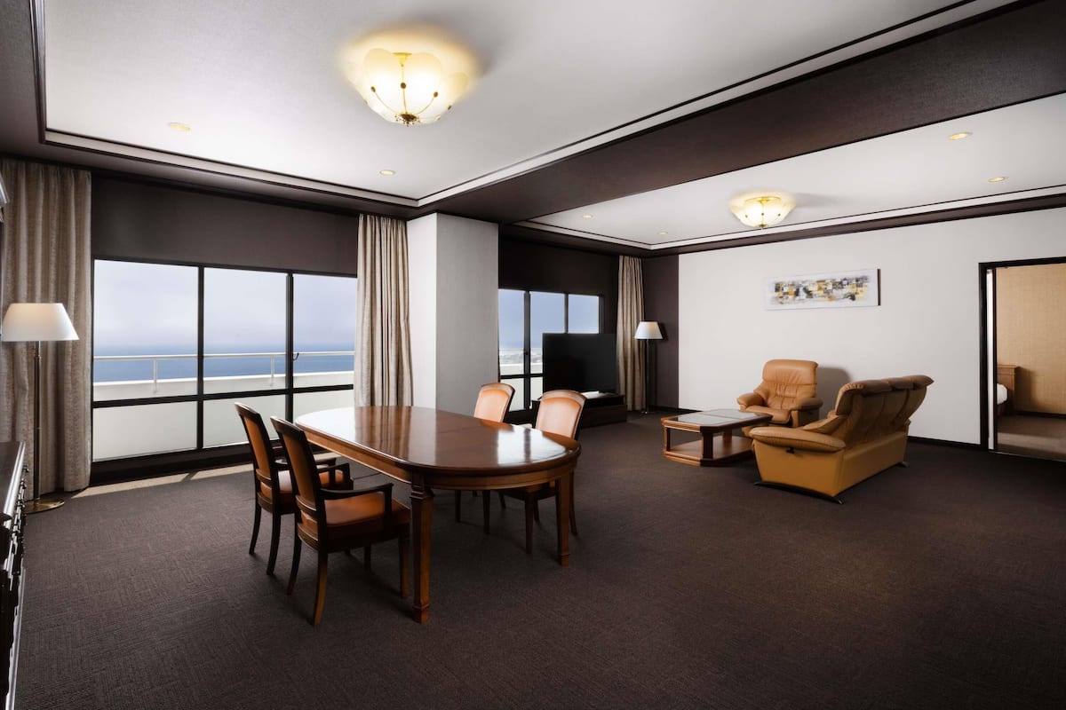 Deluxe Suite, Multiple Beds, Sea View