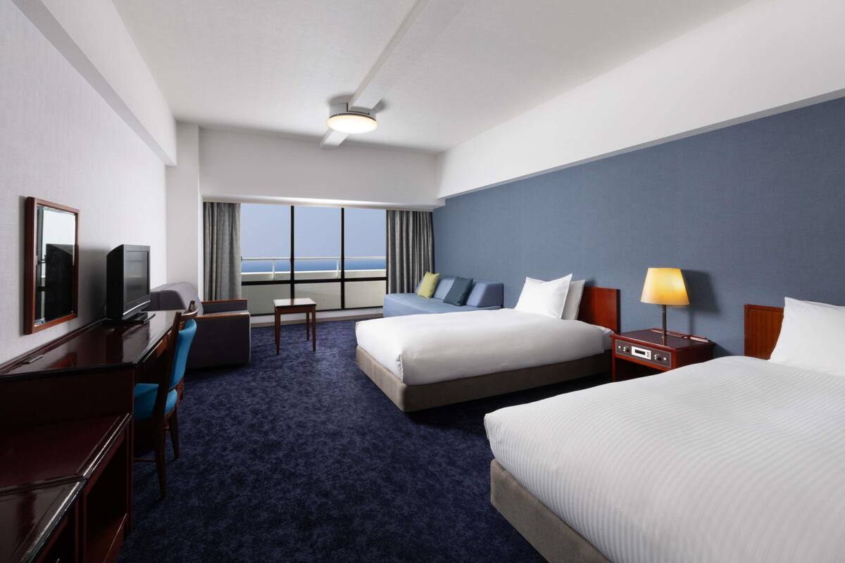 Classic Room, 2 Twin Beds, Sea View | Premium bedding, down comforters, in-room safe, laptop workspace
