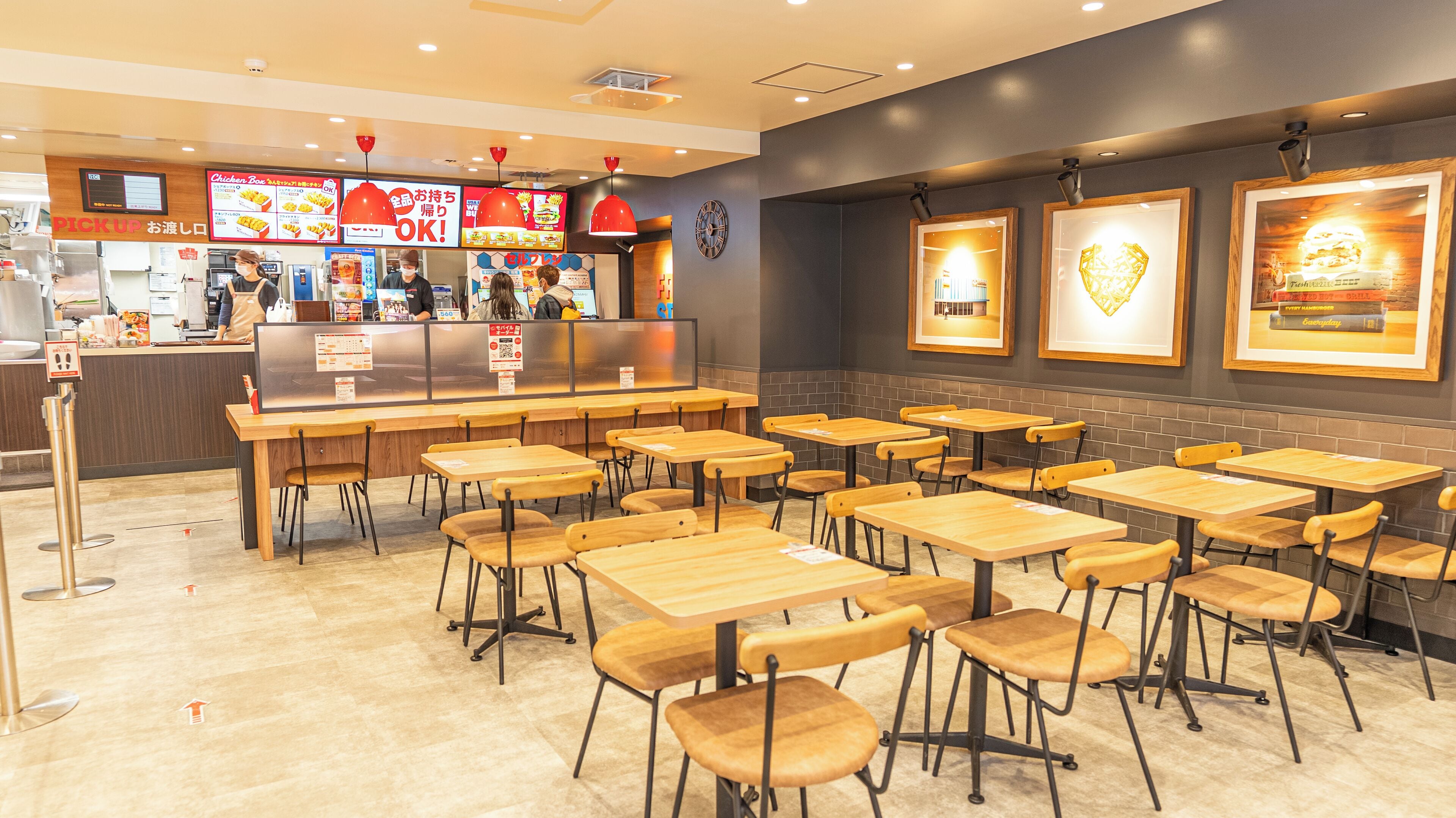 2 restaurants, lunch, dinner served; Japanese cuisine 