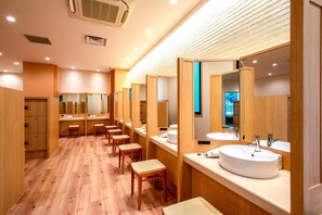 Bathroom - Yuzawa Toei Hotel (Yuzawa)