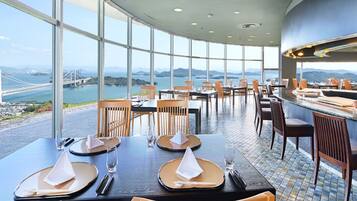 2 Restaurants, Frühstück, Mittagessen, Abendessen, japanische Küche