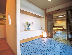 Interior entrance - Oishiya (Ise)