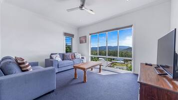 House, 4 Bedrooms | Living area | Flat-screen TV, DVD player