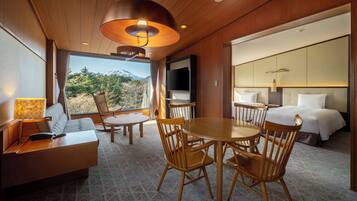 The Prince Suite Room(Non-Smoking) | Minibar, in-room safe, desk, blackout curtains