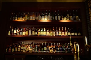 Bar (on property) - Atami Sekitei (Atami)