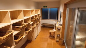 Interior - Andaikan (Yamanouchi)