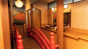 Interior - Andaikan (Yamanouchi)