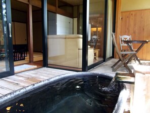 傳統客房, 山景 (Open Air Bath,No Dinner after 7PM) | 書桌、免費無線上網、床單