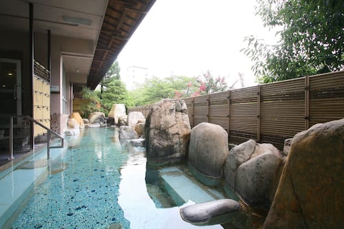Fuentes de agua termal o mineral, tratamientos corporales, aromaterapia