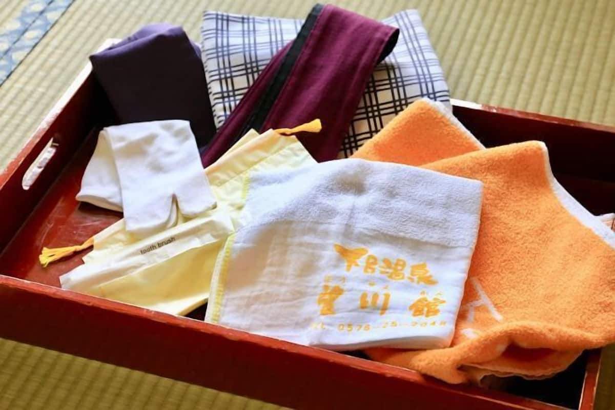 シャワー付き浴槽、バスアメニティ (無料)、ヘアドライヤー、ビデ