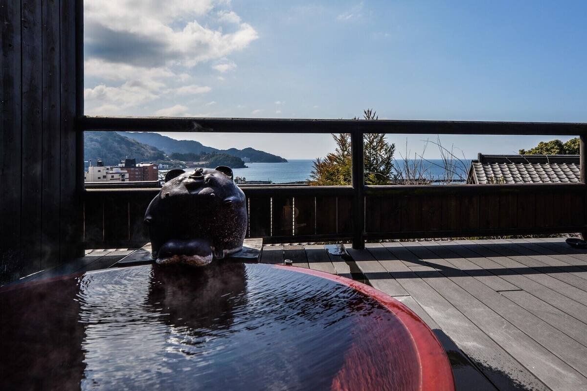 Bain à remous extérieur