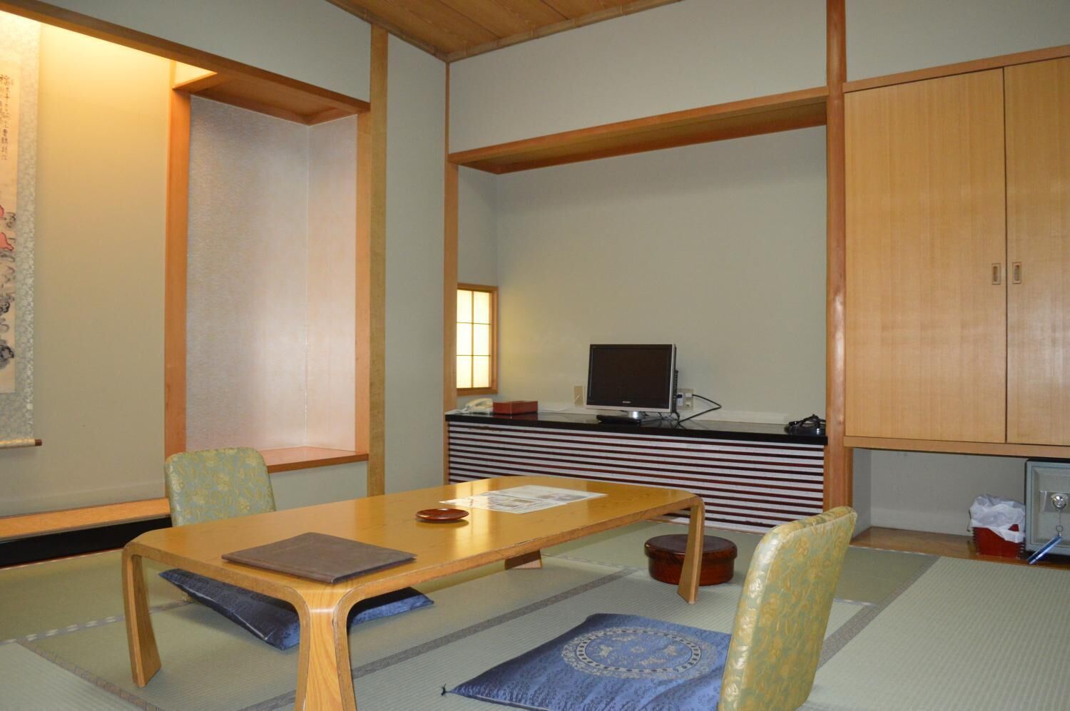 In-room safe, free WiFi