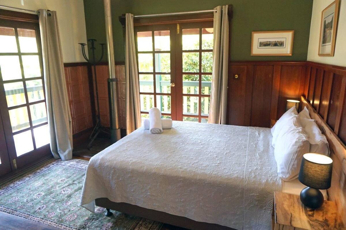 Forest View Spa Suite | WiFi (free), bed sheets