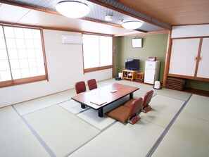Room - Mihama Resuteru (Numazu)