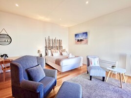 Studio, Courtyard View | Individually decorated, individually furnished, iron/ironing board