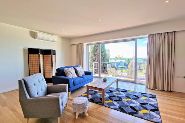 Apartment, Ocean View | Living area