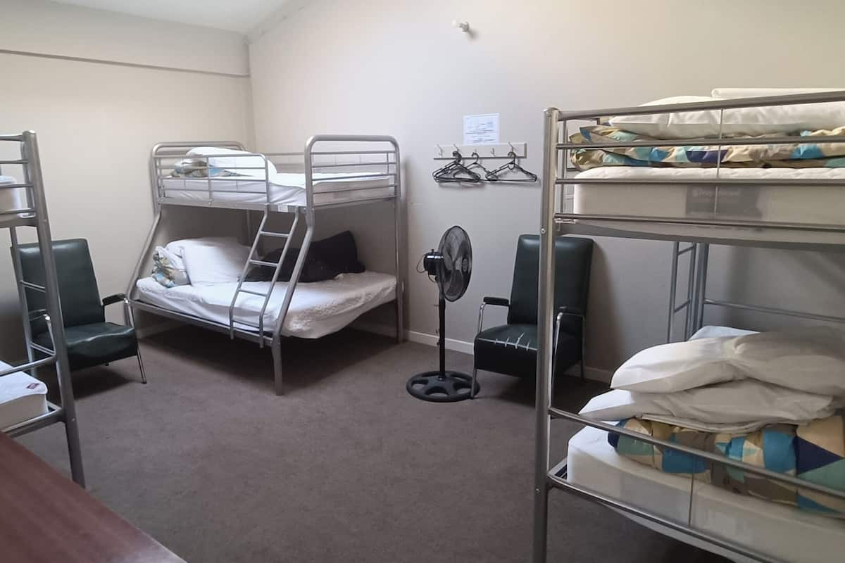 2 habitaciones, cortinas blackout, wifi gratis y ropa de cama