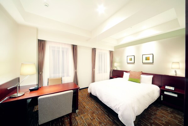 Skrivbord, gratis wi-fi och sängkläder