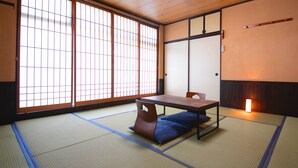 Tradisjonelt rom, røyk (Japanese Style, 12 Tatami mats, Main) | Wi-fi (inkludert)