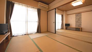 Japanese Style Room with 12 Tatami-mats, Annex | Free WiFi