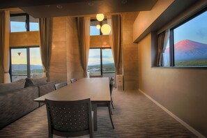 Corner Suite Room The Fuji(11F) with Mt. Fuji View Non-Smoking | Hypo-allergenic bedding, in-room safe, individually furnished, desk - Hotel Regina Kawaguchiko (Fujikawaguchiko)
