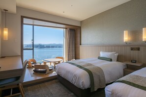 Deluxe Japanese Western Style Room, Lake View, Non Smoking (New Main Building)