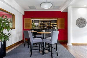 Bar (in der Unterkunft)