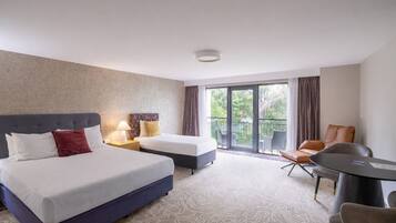 Blackout curtains, soundproofing, iron/ironing board, free WiFi