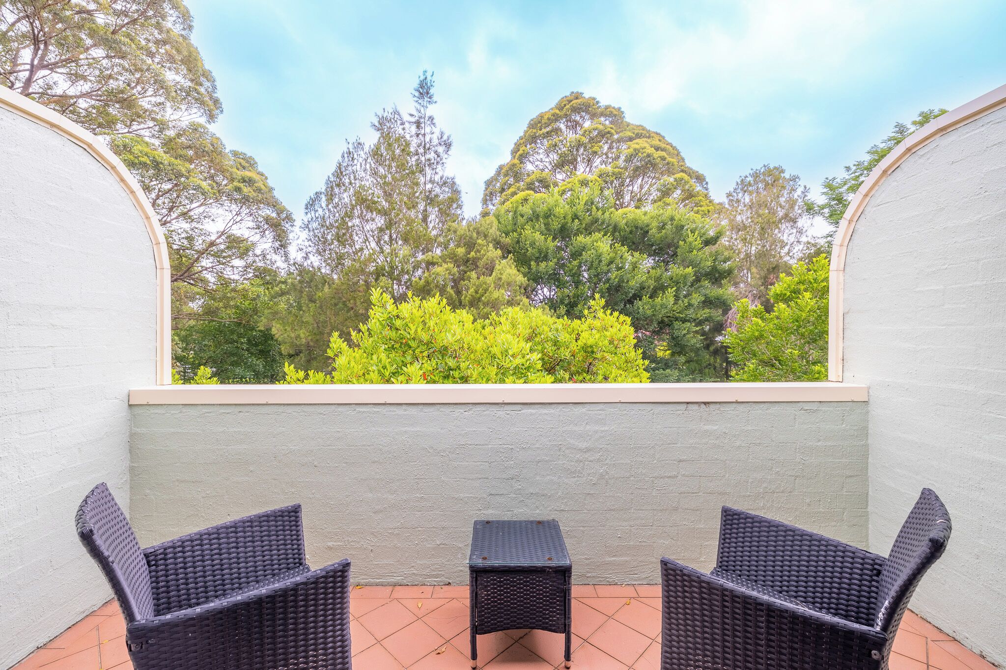 Deluxe King Room, Free Wi-Fi & Parking | Terrace/patio