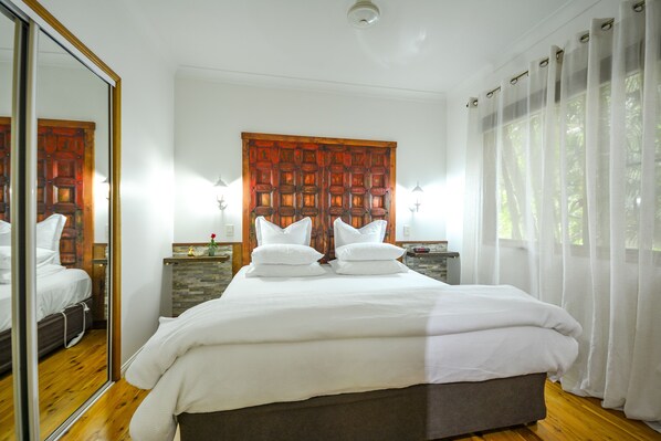 1 bedroom, individually decorated, individually furnished