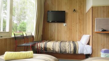 Triple Room | Iron/ironing board, cribs/infant beds, free WiFi, bed sheets