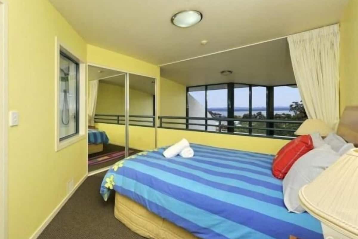 one bedroom loft with view | premium bedding, down duvets, individually decorated