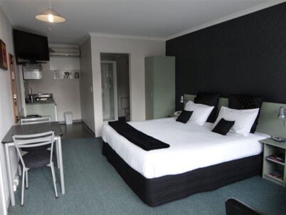 Abode on Courtenay Motor Inn