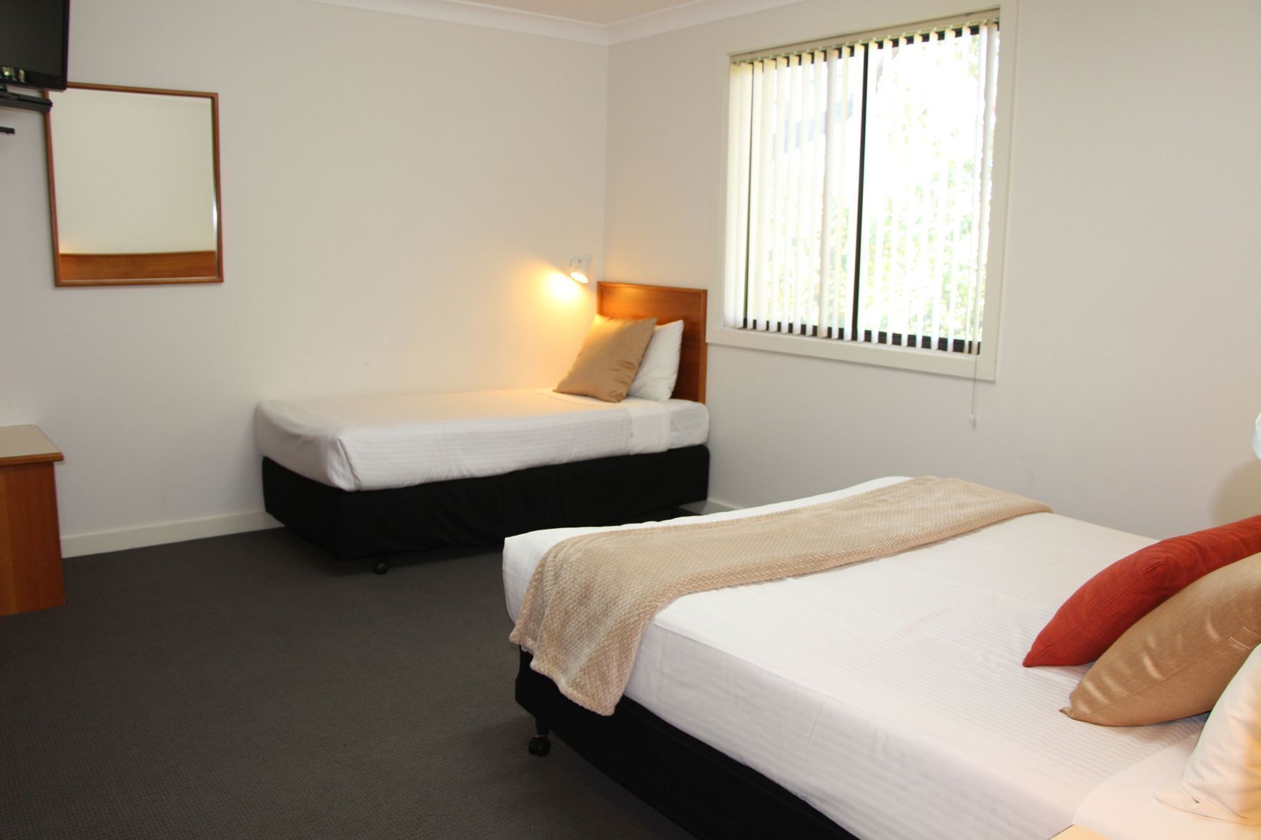 Iron/ironing board, free WiFi, bed sheets