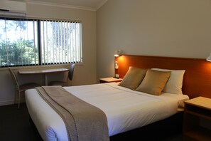 Standard Room, 1 Queen Bed (Upstairs) | Iron/ironing board, free WiFi, bed sheets - Pioneer Way Motel (Faulconbridge)