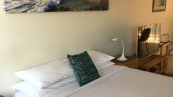 Iron/ironing board, free WiFi, bed sheets