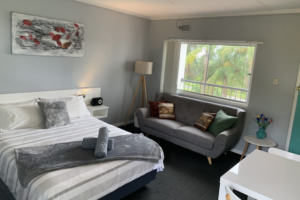 Deluxe Double Room, 1 Queen Bed, Ensuite