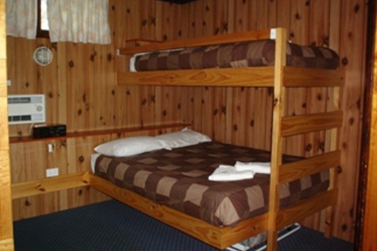Standard Cabin (2-5 Share)