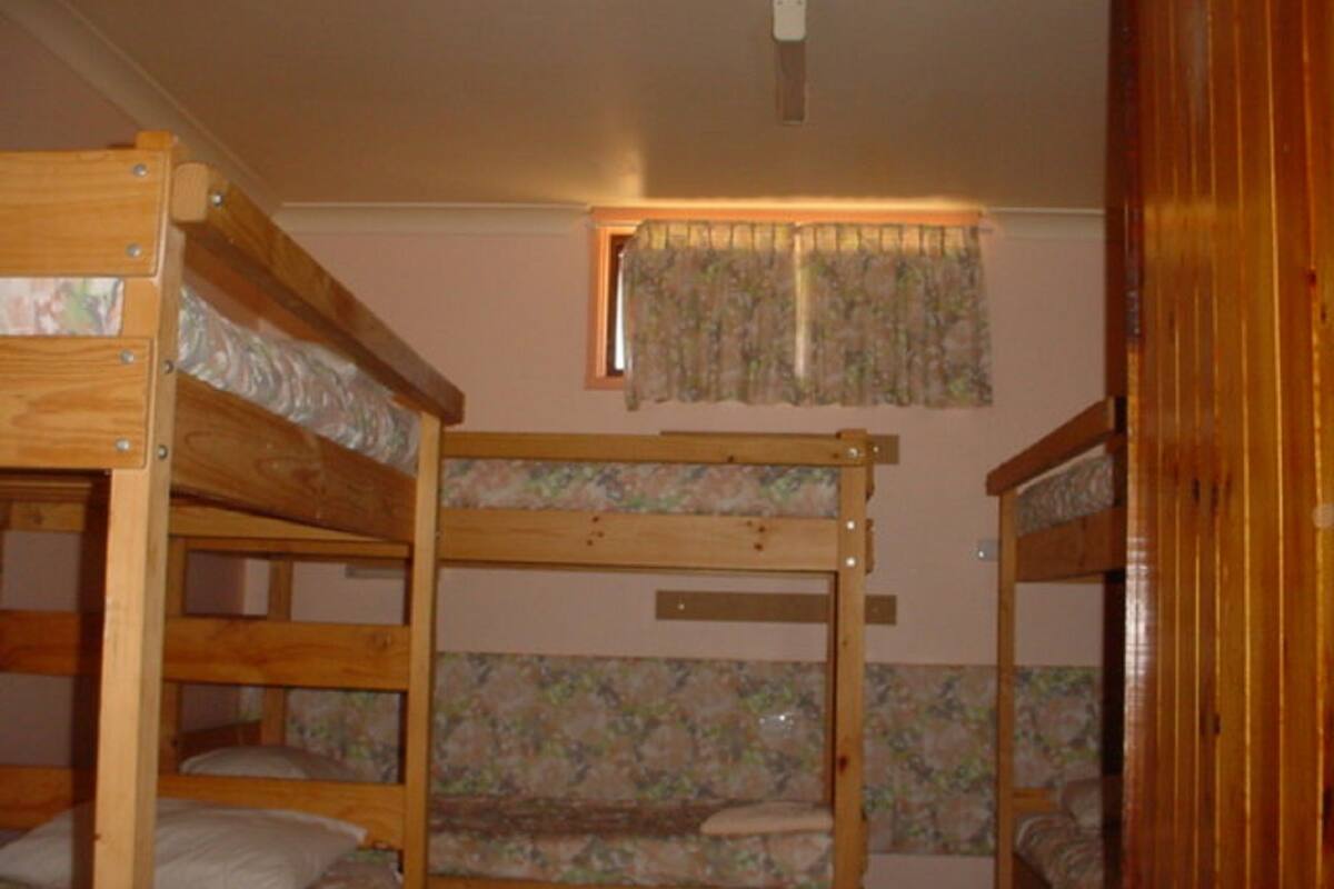 Cabin (Budget, 4-6 Share)