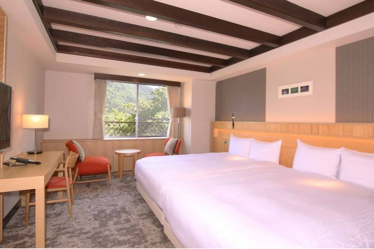 Hollywood Twin Room, Non Smoking