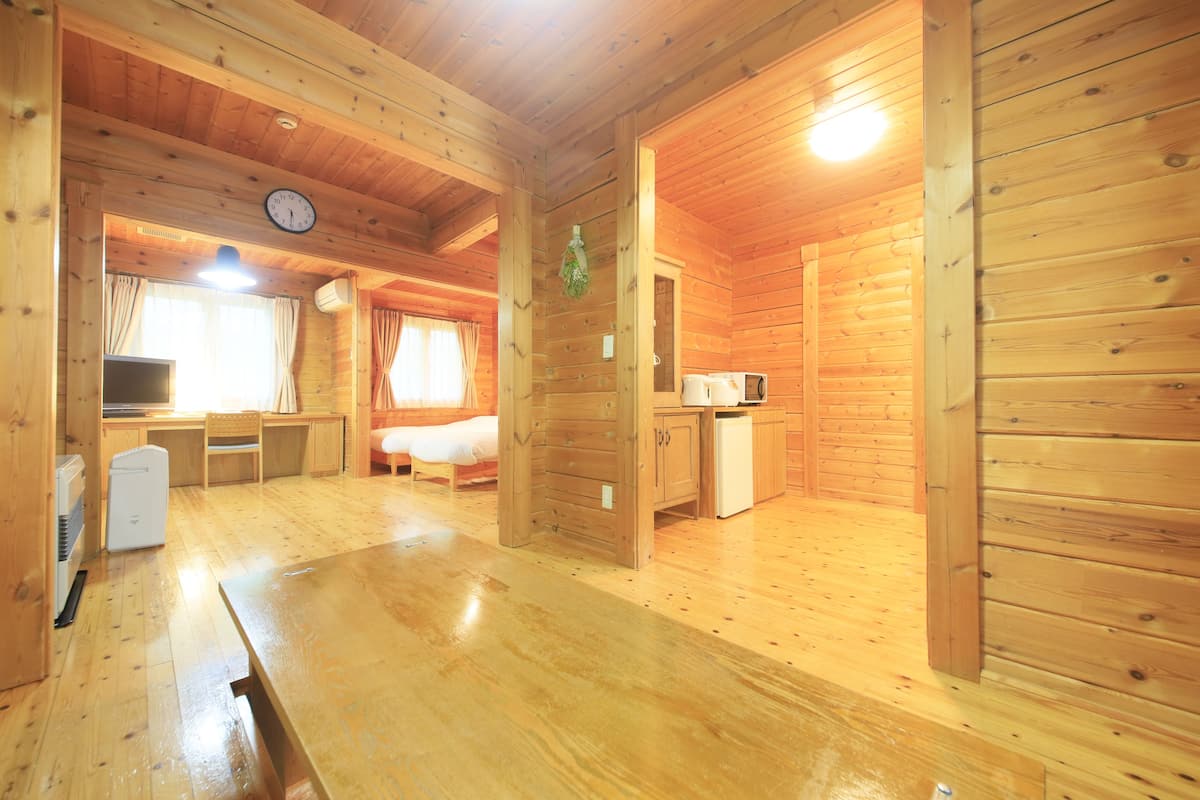 cottage with hot spring, 5 people, smoking | in-room safe, free wifi, bed sheets