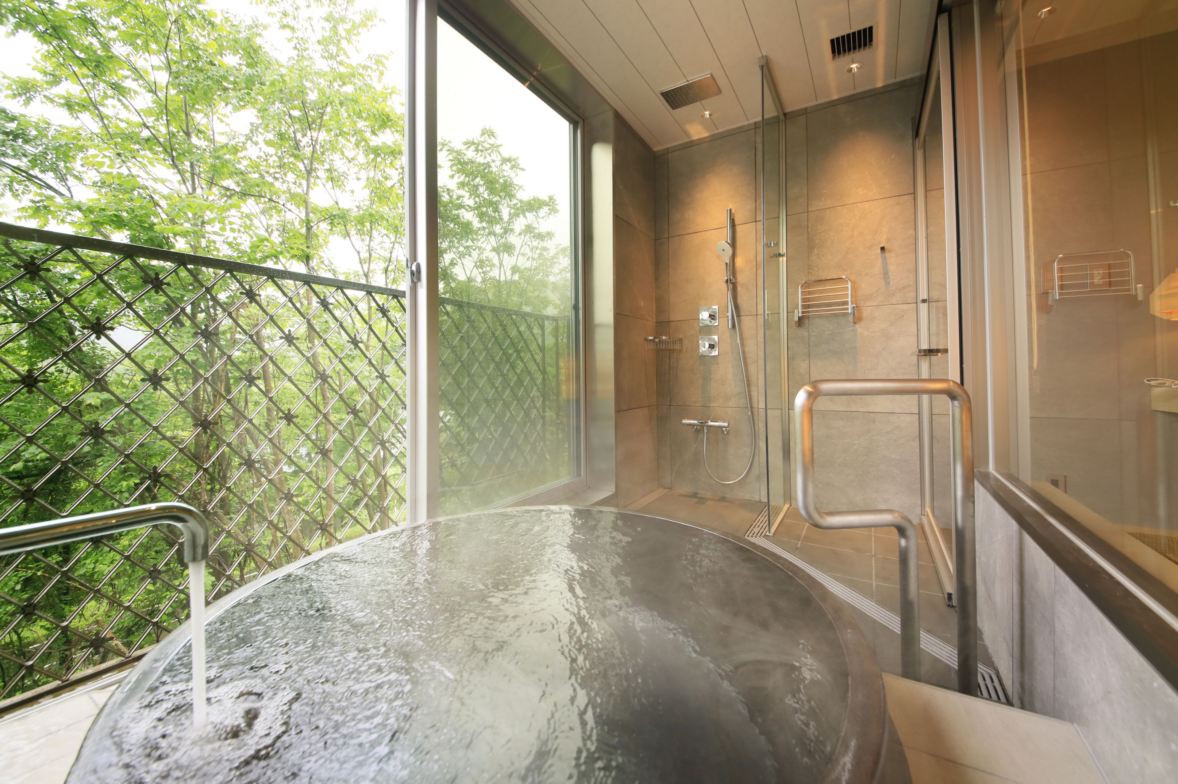 queen room with hot spring, non smoking | deep-soaking bathtub