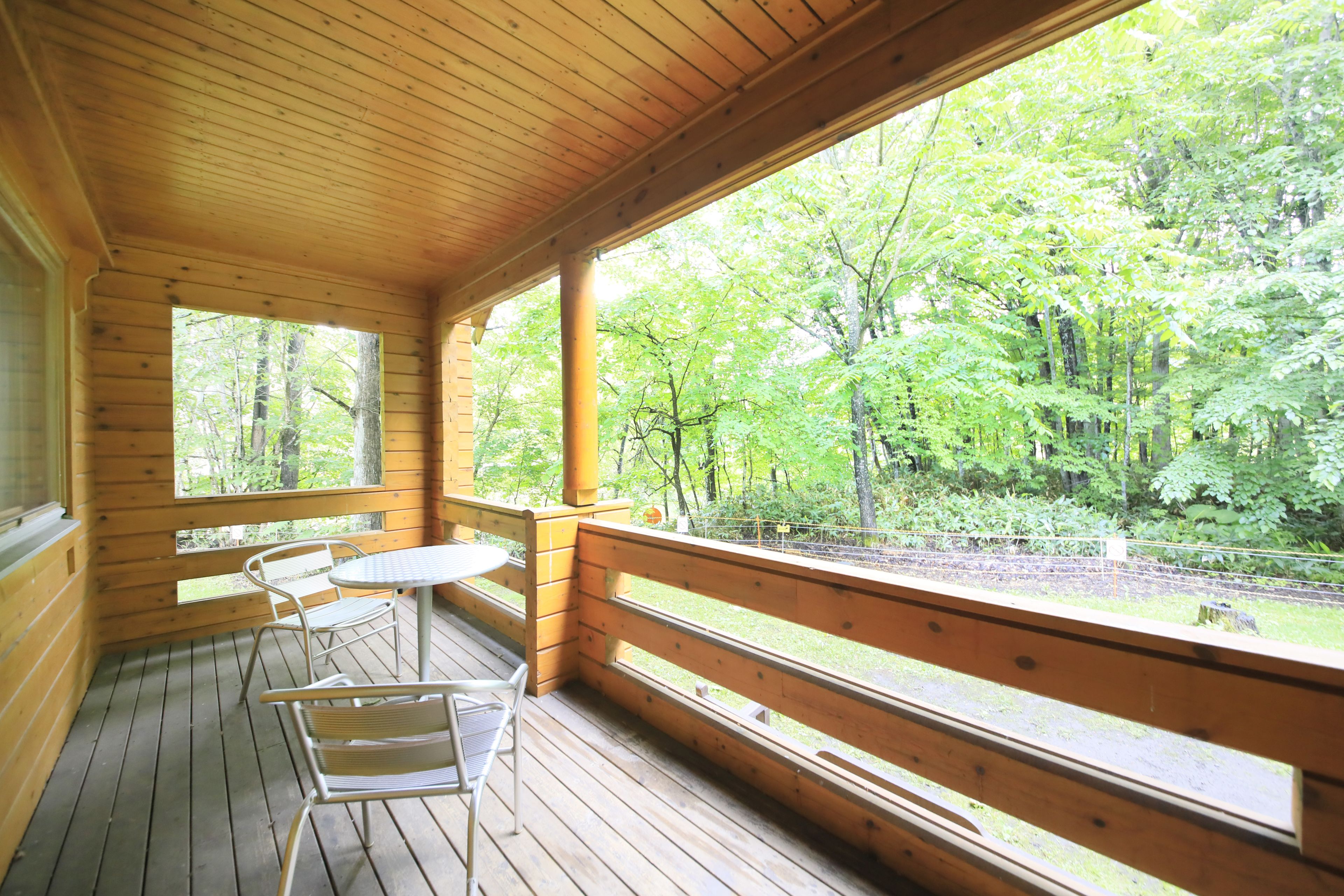 cottage with hot spring, 8 people, smoking | garden view
