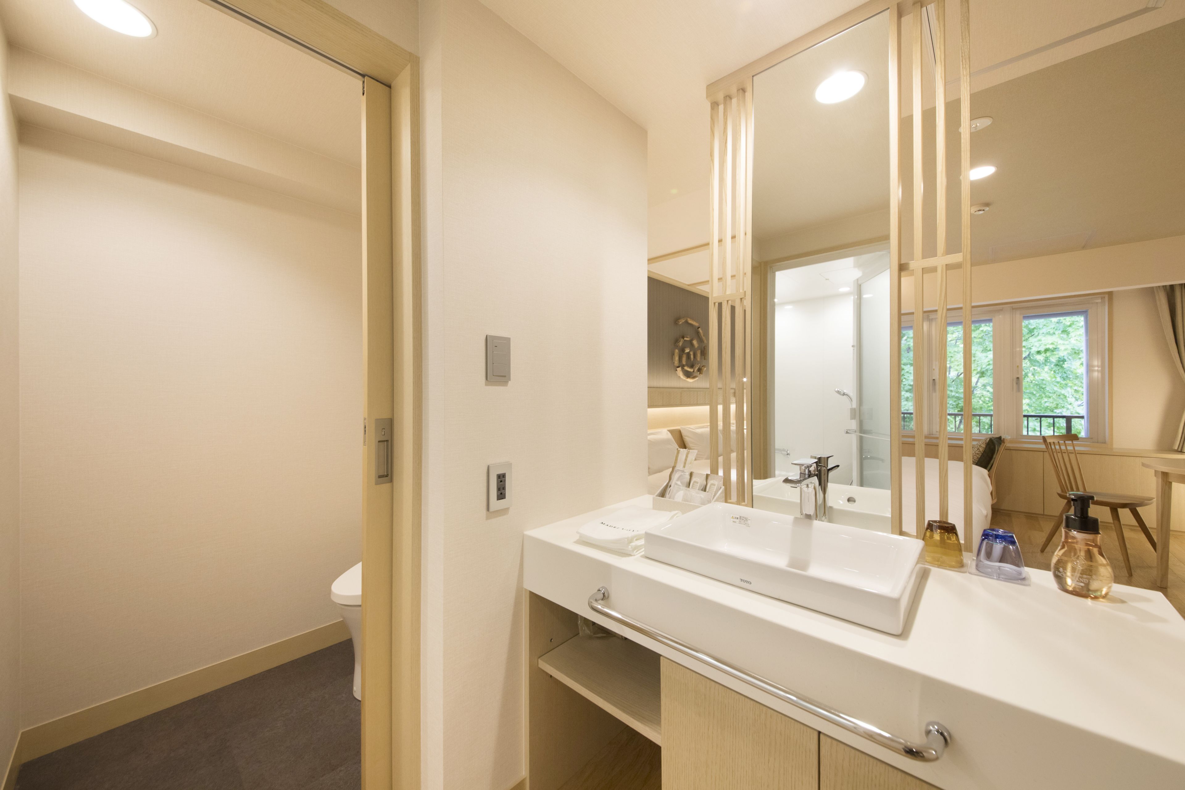 comfort twin room, non smoking | bathroom sink