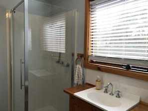 Bathroom - Seahorse Coastal Villas (Peterborough)