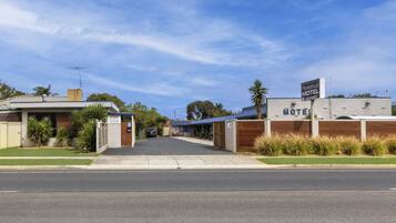 Mặt tiền nơi lưu trú